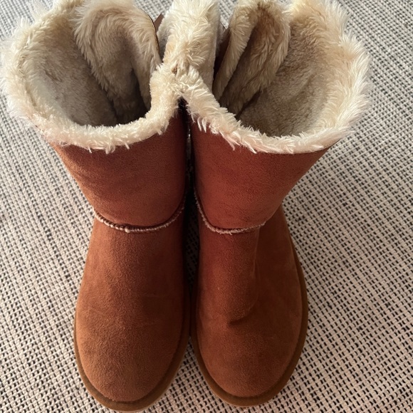 Uggs Bailey bow II -size 11 - Picture 4 of 7